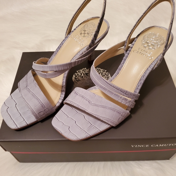 VINCE CAMUTO Pale Blue Croco Samira - Picture 2 of 8